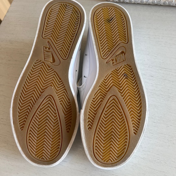 Nike Women’s Court Royale Slip on Shoes Size 6.5. - Picture 6 of 6